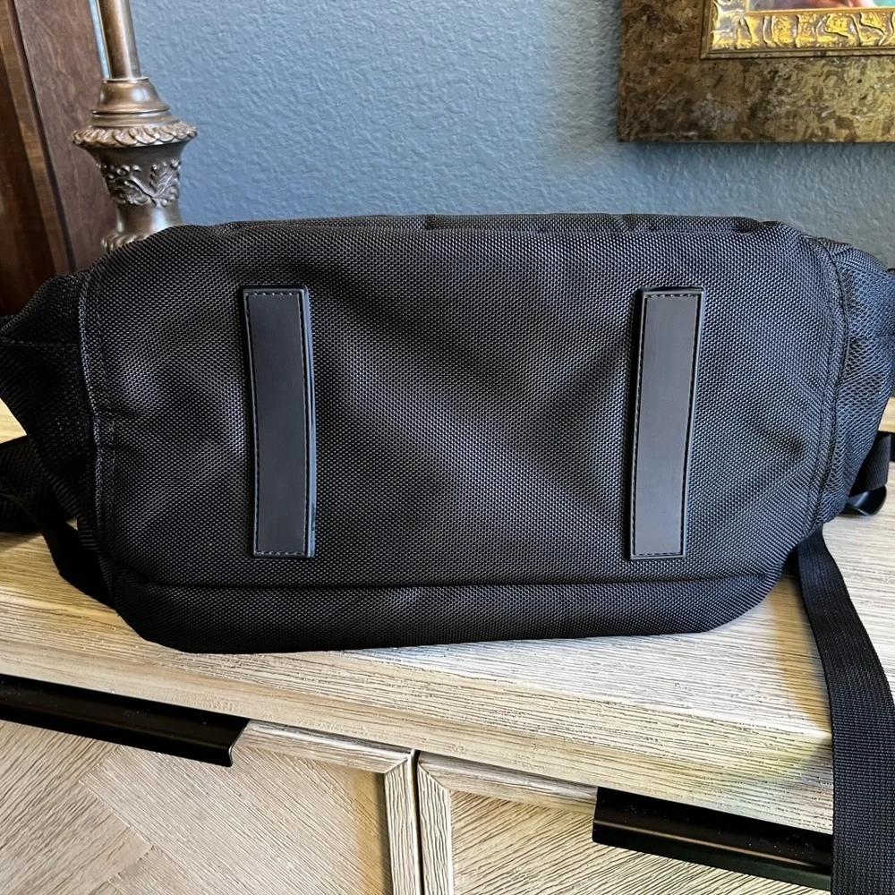 EXCELLENT CONDITION!! Kroser Black and Red Men's Backpack